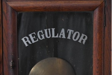 和製アンティーク　大正から昭和初期　REGULATOR　八角形のケースとローマ数字がレトロな壁掛け時計　(R-091568)