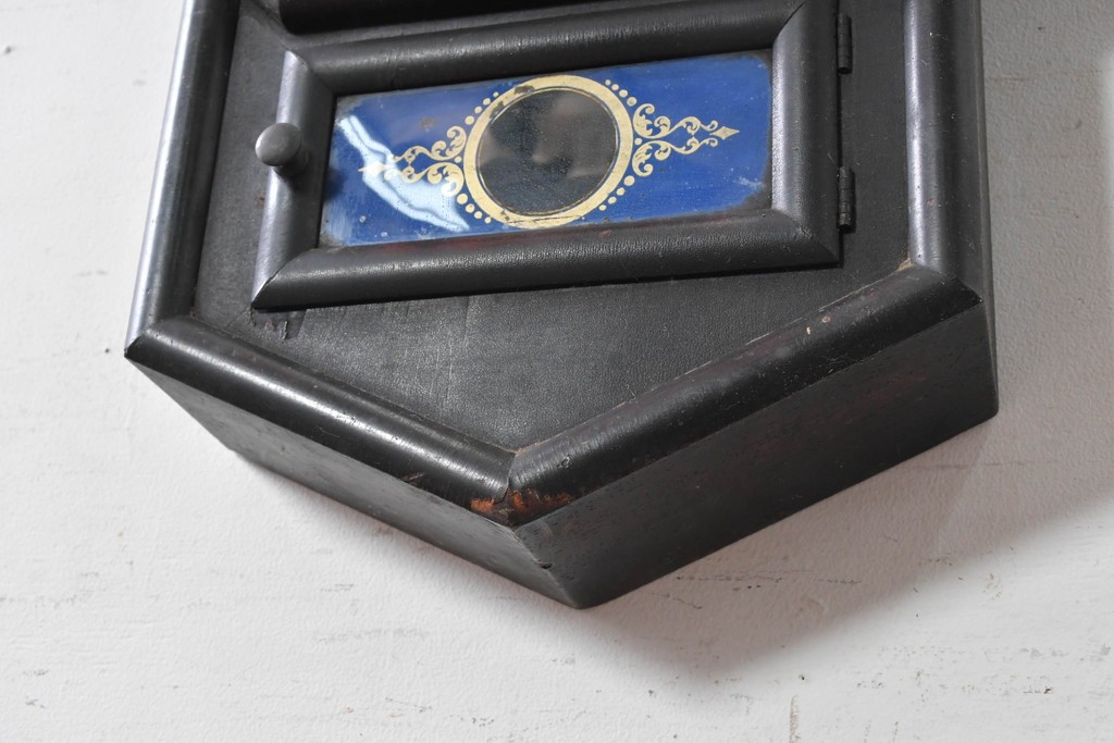 アメリカアンティーク　1900年頃　New Haven Clock Co.(ニューヘブン社)　青と金色の装飾が目を引くクラシカルな壁掛け時計　(R-091569)