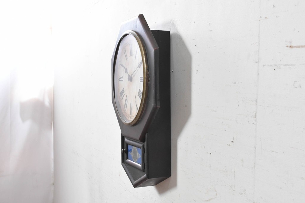 アメリカアンティーク　1900年頃　New Haven Clock Co.(ニューヘブン社)　青と金色の装飾が目を引くクラシカルな壁掛け時計　(R-091569)