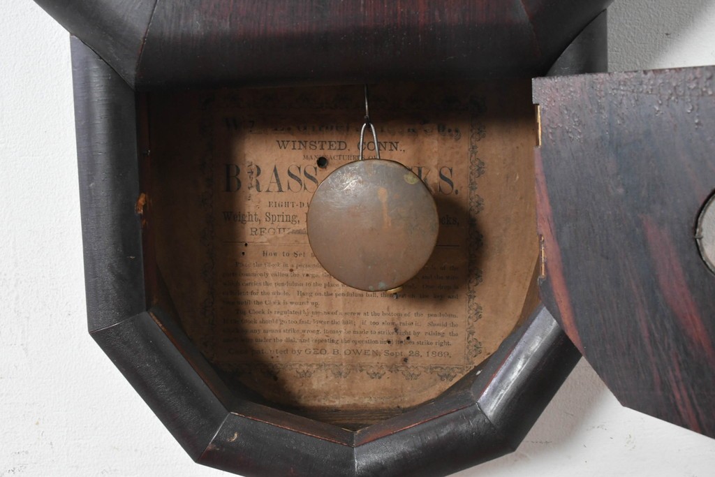 アメリカアンティーク　1880年から1890年頃　ローマ数字の文字盤が目を引く八角振り子時計　(R-091570)