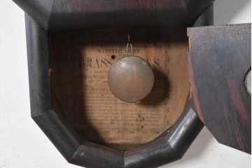 アメリカアンティーク　1880年から1890年頃　ローマ数字の文字盤が目を引く八角振り子時計　(R-091570)