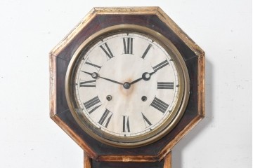 アメリカアンティーク　1880年から1890年頃　E.N.WELCH(ウェルチ)社　八角形のフォルムと金色の縁取りがクラシカルな壁掛け時計　(R-091572)