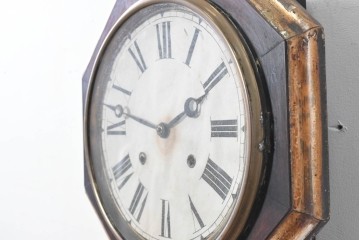 アメリカアンティーク　1880年から1890年頃　E.N.WELCH(ウェルチ)社　八角形のフォルムと金色の縁取りがクラシカルな壁掛け時計　(R-091572)