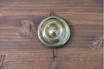 アメリカアンティーク　1880年から1890年頃　E.N.WELCH(ウェルチ)社　八角形のフォルムと金色の縁取りがクラシカルな壁掛け時計　(R-091572)