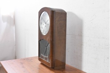 ドイツアンティーク　1930年から1950年頃　KIENZLE(キンツレ)　木製ケースとシルバーの文字盤がお洒落な掛け時計　(R-091573)