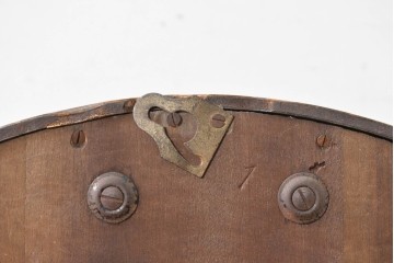 ドイツアンティーク　1930年から1950年頃　KIENZLE(キンツレ)　木製ケースとシルバーの文字盤がお洒落な掛け時計　(R-091573)