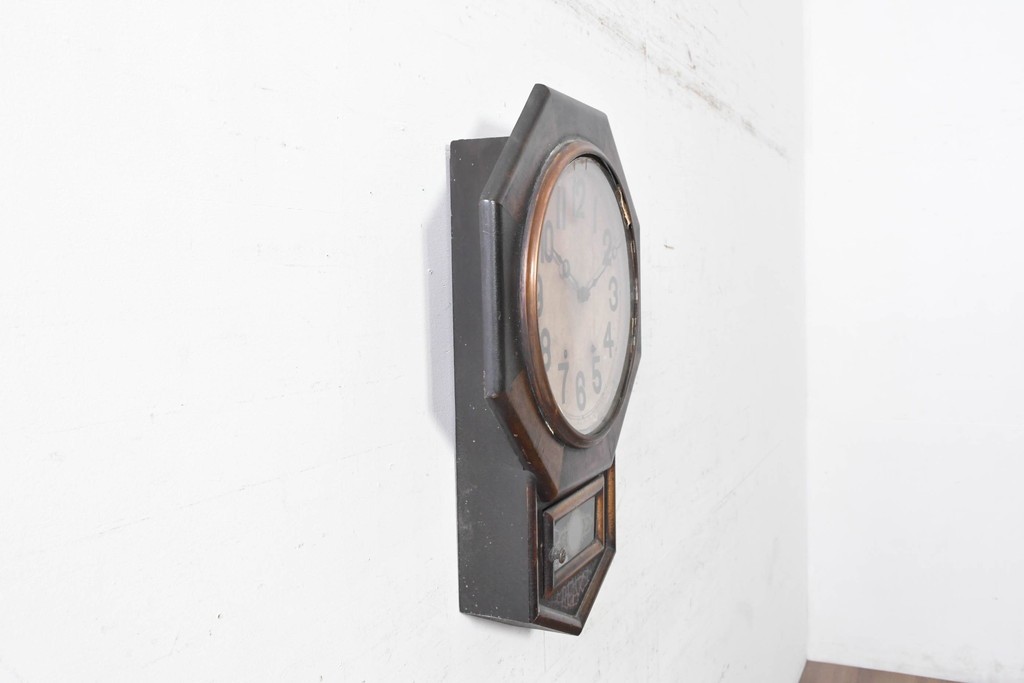アメリカアンティーク　1900年頃　New Haven Clock Co.(ニューヘブン社)　八角形の木製ケースがレトロな振り子式掛け時計　(R-091574)