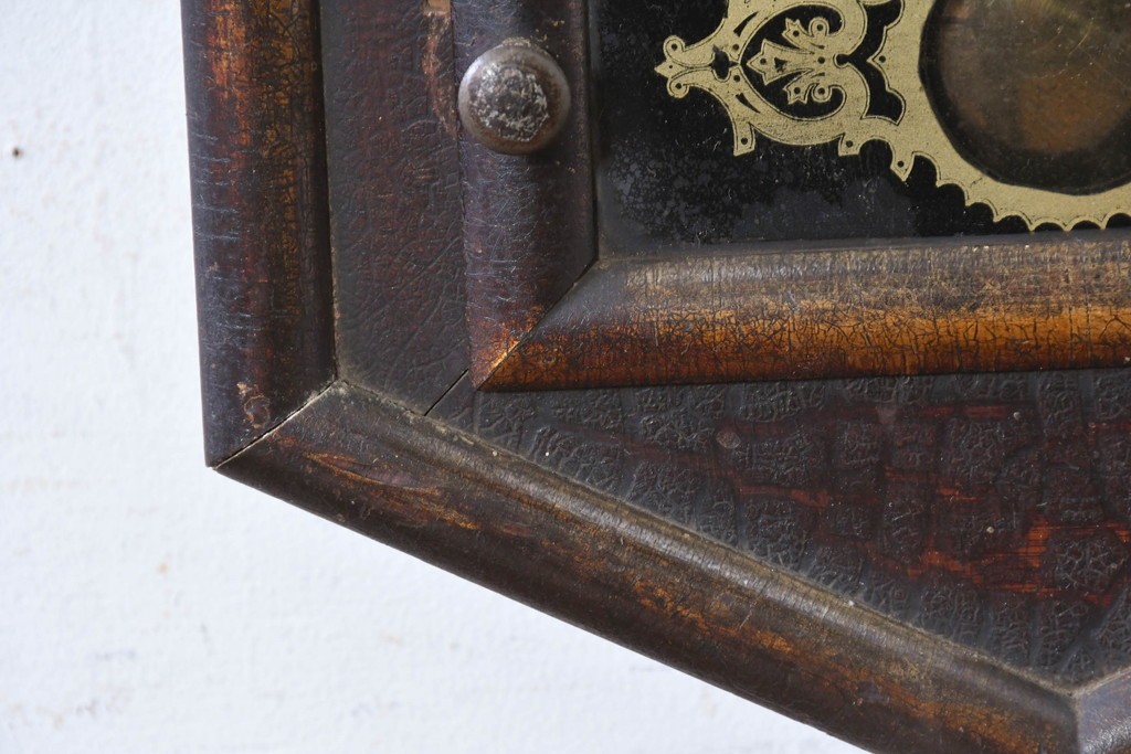 アメリカアンティーク　1900年頃　New Haven Clock Co.(ニューヘブン社)　八角形の木製ケースがレトロな振り子式掛け時計　(R-091574)