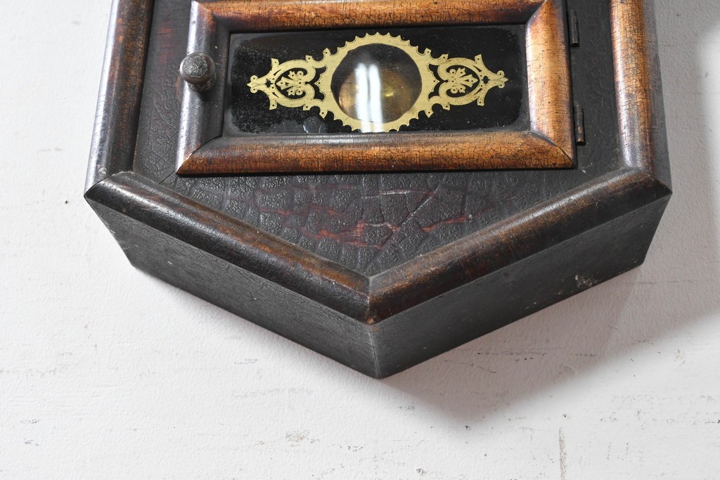 アメリカアンティーク　1900年頃　New Haven Clock Co.(ニューヘブン社)　八角形の木製ケースがレトロな振り子式掛け時計　(R-091574)