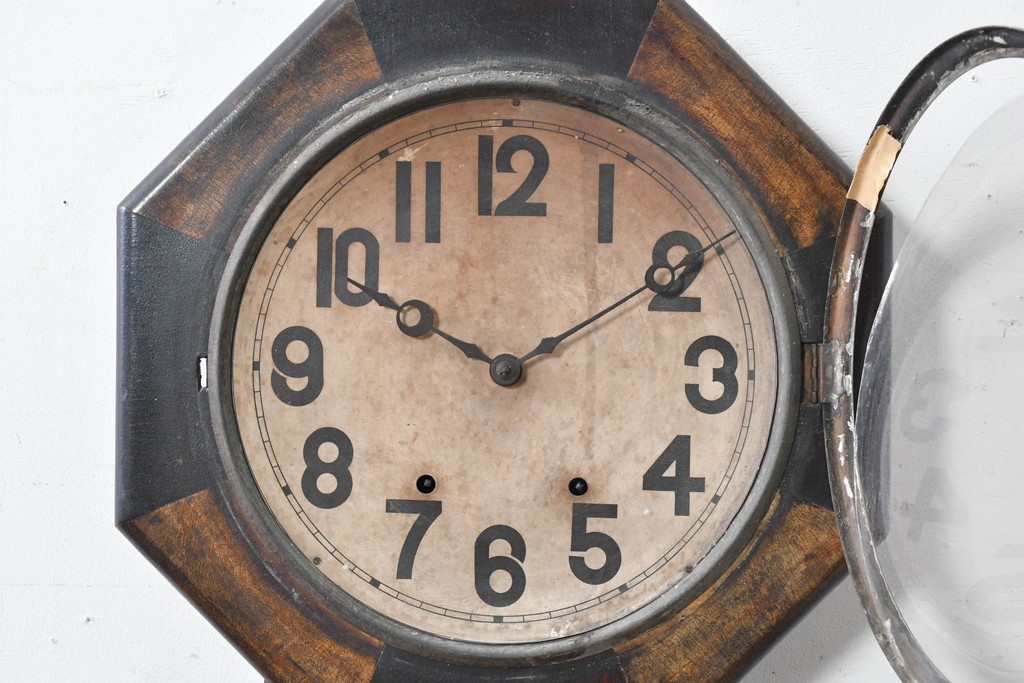 アメリカアンティーク　1900年頃　New Haven Clock Co.(ニューヘブン社)　八角形の木製ケースがレトロな振り子式掛け時計　(R-091574)