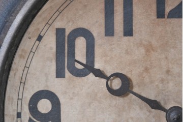 アメリカアンティーク　1900年頃　New Haven Clock Co.(ニューヘブン社)　八角形の木製ケースがレトロな振り子式掛け時計　(R-091574)