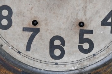 アメリカアンティーク　1900年頃　New Haven Clock Co.(ニューヘブン社)　八角形の木製ケースがレトロな振り子式掛け時計　(R-091574)