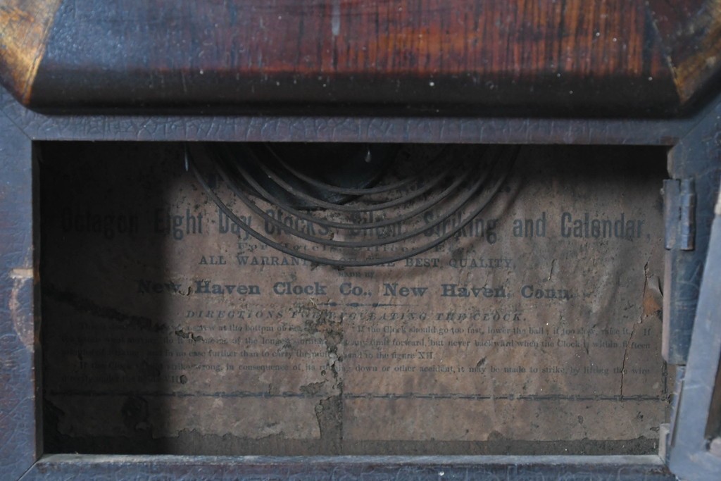 アメリカアンティーク　1900年頃　New Haven Clock Co.(ニューヘブン社)　八角形の木製ケースがレトロな振り子式掛け時計　(R-091574)