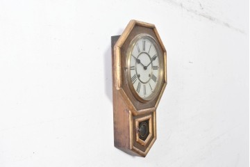 アメリカアンティーク　1900年頃　WATERBURY CLOCK CO.(ウォーターベリー)　八角形のケースとゴールドの縁取りがクラシカルな掛け時計　(R-091575)