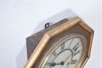 アメリカアンティーク　1900年頃　WATERBURY CLOCK CO.(ウォーターベリー)　八角形のケースとゴールドの縁取りがクラシカルな掛け時計　(R-091575)