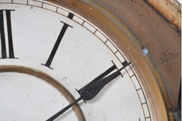 アメリカアンティーク　1900年頃　WATERBURY CLOCK CO.(ウォーターベリー)　八角形のケースとゴールドの縁取りがクラシカルな掛け時計　(R-091575)