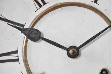アメリカアンティーク　1900年頃　WATERBURY CLOCK CO.(ウォーターベリー)　八角形のケースとゴールドの縁取りがクラシカルな掛け時計　(R-091575)