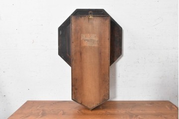 アメリカアンティーク　1900年頃　WATERBURY CLOCK CO.(ウォーターベリー)　八角形のケースとゴールドの縁取りがクラシカルな掛け時計　(R-091575)