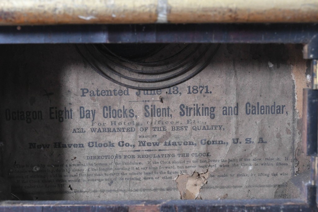 アメリカアンティーク　1900年頃　New Haven Clock Co.(ニューヘブン社)　八角形のケースが印象的な掛け時計　(R-091577)