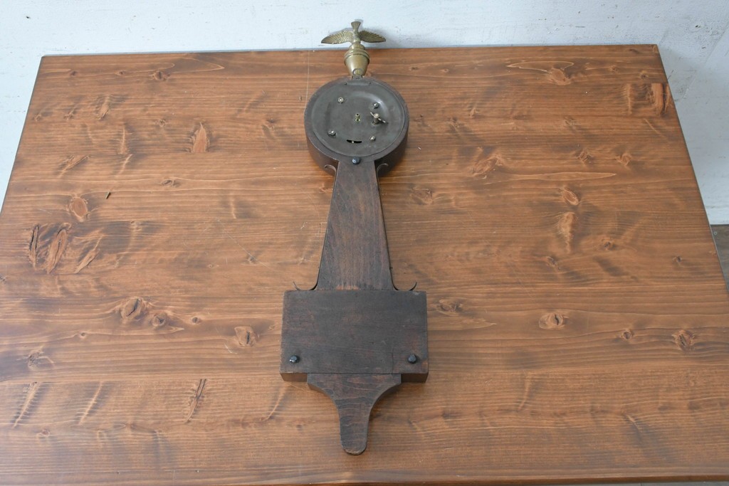アメリカヴィンテージ　William L. Gilbert Clock Company(ウィリアム・L・ギルバート・クロック・カンパニー)　バンジョークロック　鷲飾りが印象的な掛け時計　(R-091579) 　