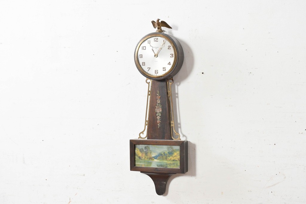 アメリカヴィンテージ　William L. Gilbert Clock Company(ウィリアム・L・ギルバート・クロック・カンパニー)　バンジョークロック　イーグル装飾と風景画をあしらった掛け時計　(R-091580)
