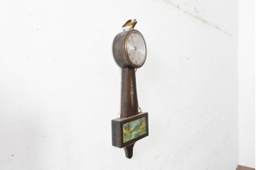 アメリカヴィンテージ　William L. Gilbert Clock Company(ウィリアム・L・ギルバート・クロック・カンパニー)　バンジョークロック　イーグル装飾と風景画をあしらった掛け時計　(R-091580)