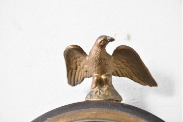 アメリカヴィンテージ　William L. Gilbert Clock Company(ウィリアム・L・ギルバート・クロック・カンパニー)　バンジョークロック　イーグル装飾と風景画をあしらった掛け時計　(R-091580)