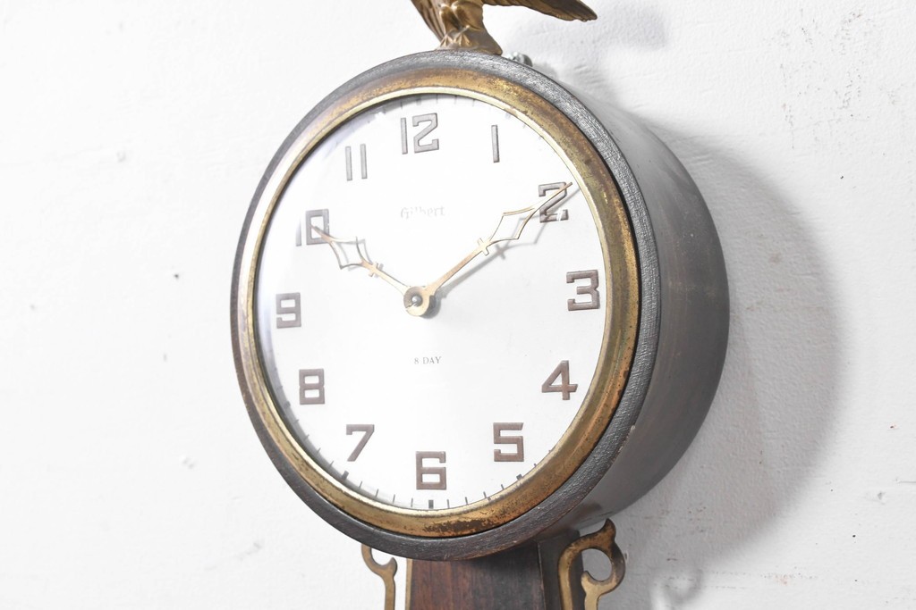 アメリカヴィンテージ　William L. Gilbert Clock Company(ウィリアム・L・ギルバート・クロック・カンパニー)　バンジョークロック　イーグル装飾と風景画をあしらった掛け時計　(R-091580)
