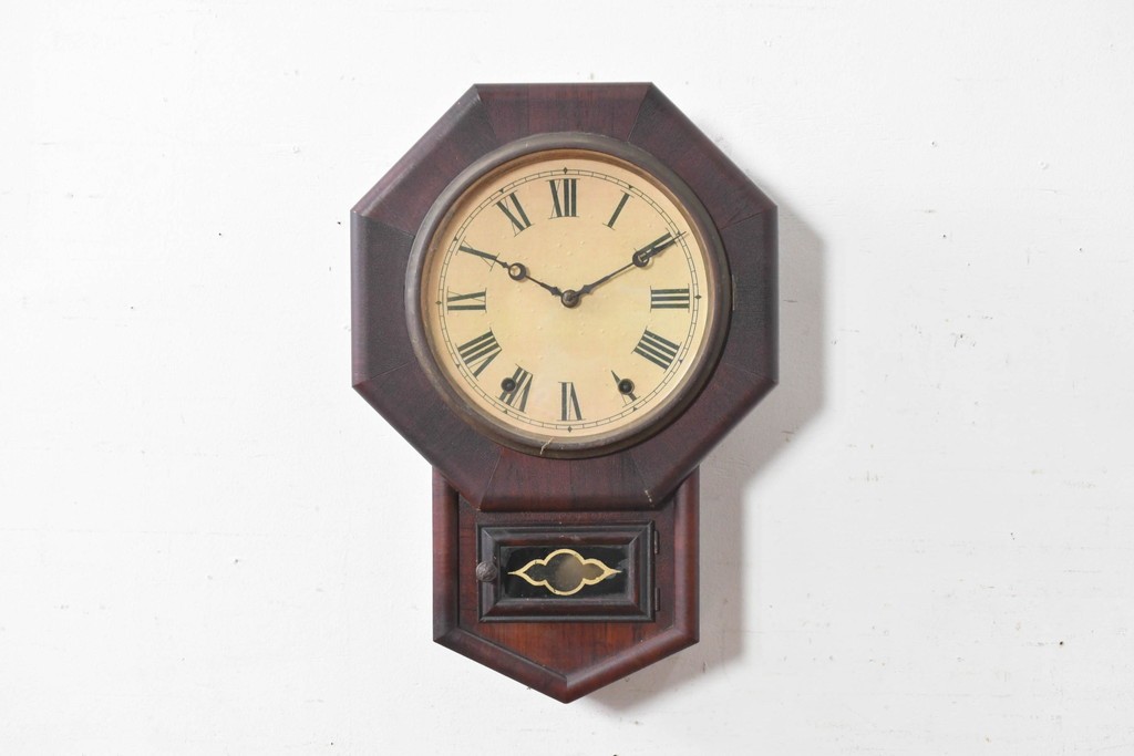 アメリカアンティーク　1880年から1900年頃　New Haven Clock Co.(ニューヘブン社)　八角形のケースがレトロな掛け時計　(R-091581)