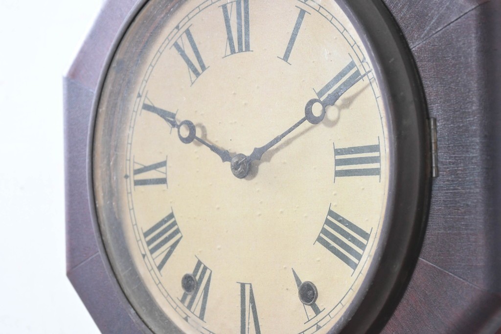 アメリカアンティーク　1880年から1900年頃　New Haven Clock Co.(ニューヘブン社)　八角形のケースがレトロな掛け時計　(R-091581)