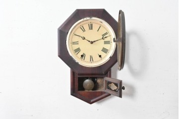 アメリカアンティーク　1880年から1900年頃　New Haven Clock Co.(ニューヘブン社)　八角形のケースがレトロな掛け時計　(R-091581)