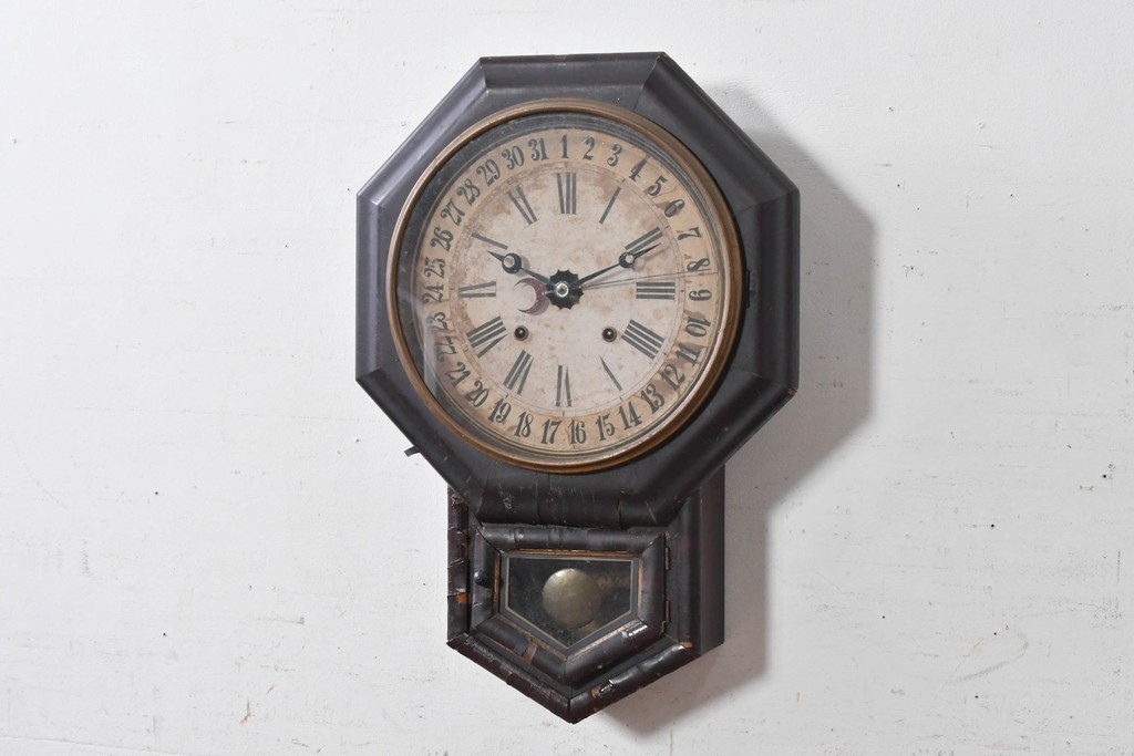  アメリカアンティーク　1890年から1900年頃　E. N. Welch Manufacturing Co.　カレンダー付き　存在感のある八角形ケースの振り子時計　(R-091585)