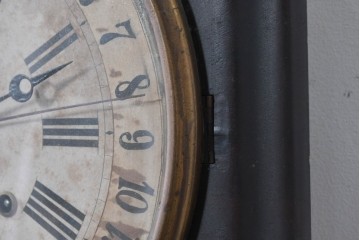  アメリカアンティーク　1890年から1900年頃　E. N. Welch Manufacturing Co.　カレンダー付き　存在感のある八角形ケースの振り子時計　(R-091585)