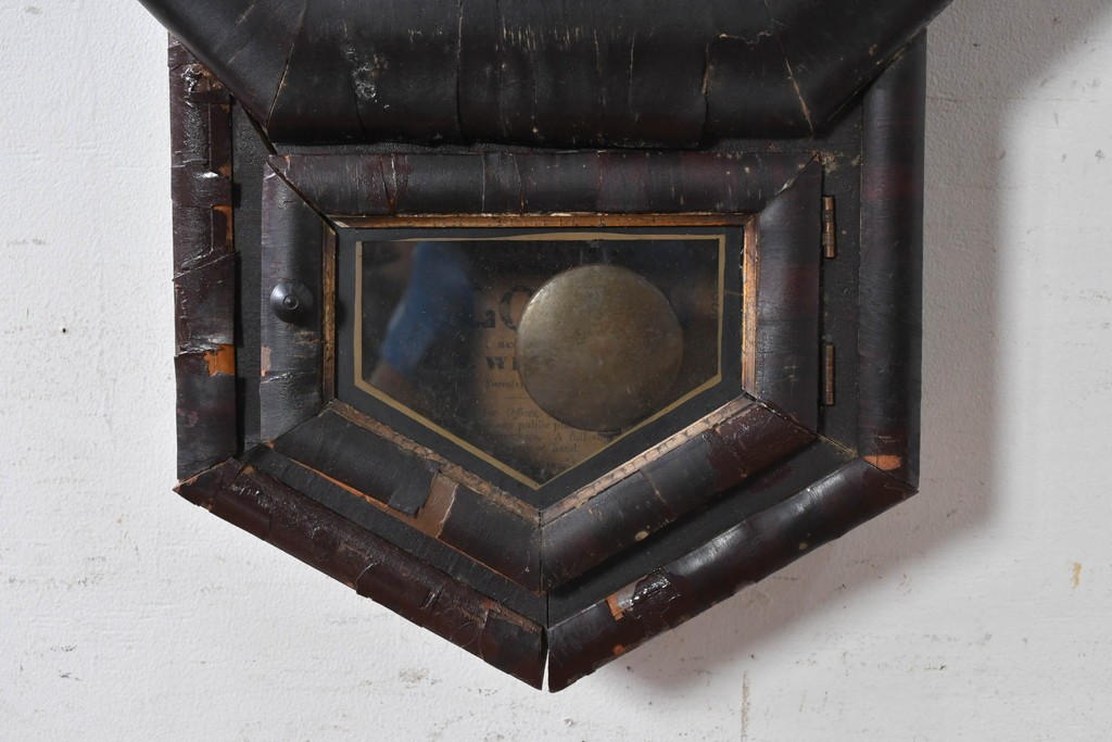  アメリカアンティーク　1890年から1900年頃　E. N. Welch Manufacturing Co.　カレンダー付き　存在感のある八角形ケースの振り子時計　(R-091585)