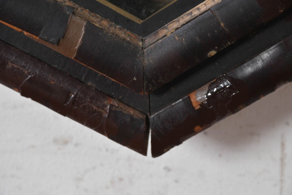  アメリカアンティーク　1890年から1900年頃　E. N. Welch Manufacturing Co.　カレンダー付き　存在感のある八角形ケースの振り子時計　(R-091585)