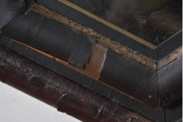  アメリカアンティーク　1890年から1900年頃　E. N. Welch Manufacturing Co.　カレンダー付き　存在感のある八角形ケースの振り子時計　(R-091585)