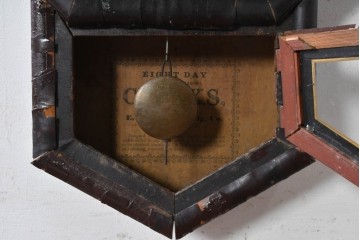  アメリカアンティーク　1890年から1900年頃　E. N. Welch Manufacturing Co.　カレンダー付き　存在感のある八角形ケースの振り子時計　(R-091585)