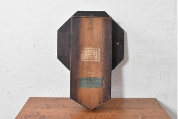  アメリカアンティーク　1890年から1900年頃　E. N. Welch Manufacturing Co.　カレンダー付き　存在感のある八角形ケースの振り子時計　(R-091585)