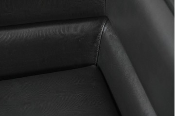 中古　イタリア製　美品　SMANIA( ズマーニア)　ダークカラーの3人掛けソファ　定価約350万円　(R-091590)