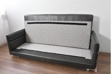 中古　イタリア製　美品　SMANIA( ズマーニア)　ダークカラーの3人掛けソファ　定価約350万円　(R-091590)
