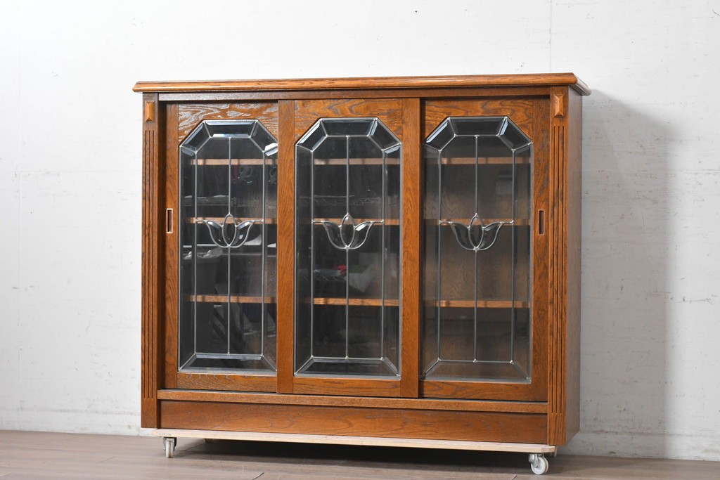 中古　三越家具　COUNTRY HOUSE(カントリーハウス)　Brugge(ブルージュ)　ステンドグラス扉のサイドボード　(R-091593)