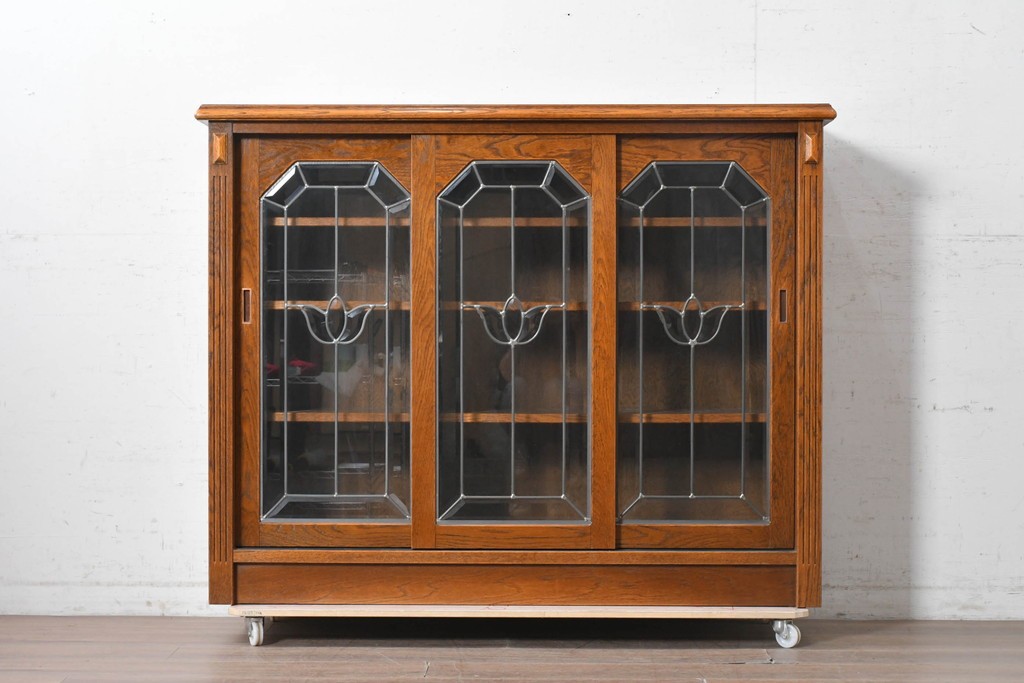中古　三越家具　COUNTRY HOUSE(カントリーハウス)　Brugge(ブルージュ)　ステンドグラス扉のサイドボード　(R-091593)