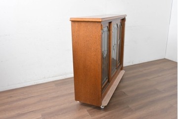 中古　三越家具　COUNTRY HOUSE(カントリーハウス)　Brugge(ブルージュ)　ステンドグラス扉のサイドボード　(R-091593)