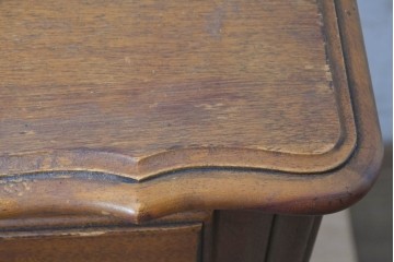 中古　アメリカ製　ETHAN ALLEN(イーセンアーレン)　パネル扉のサイドキャビネット　(R-091594)