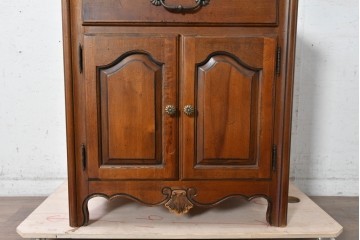 中古　アメリカ製　ETHAN ALLEN(イーセンアーレン)　パネル扉のサイドキャビネット　(R-091594)