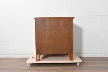 中古　アメリカ製　ETHAN ALLEN(イーセンアーレン)　パネル扉のサイドキャビネット　(R-091594)