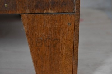 中古　アメリカ製　ETHAN ALLEN(イーセンアーレン)　パネル扉のサイドキャビネット　(R-091594)