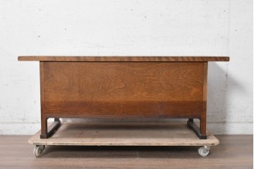 中古　李朝デザイン　アンティーク調　濃淡のある色合いが趣深いローボード　(R-091595)