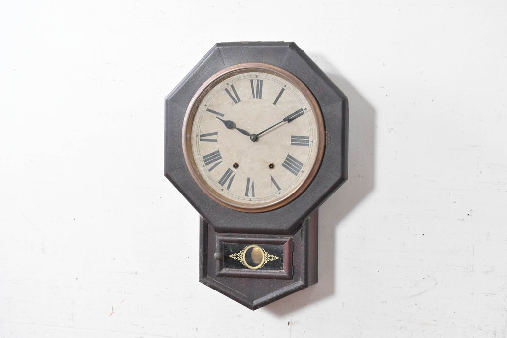 アメリカアンティーク　1900年頃　New Haven Clock Co.(ニューヘブン社)　八角形のシルエットがお洒落な壁掛け時計　(R-091598)