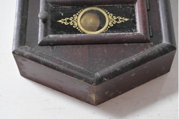 アメリカアンティーク　1900年頃　New Haven Clock Co.(ニューヘブン社)　八角形のシルエットがお洒落な壁掛け時計　(R-091598)